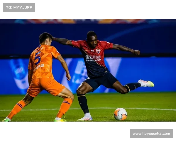 如何通过社交媒体和新闻平台了解金特罗目前所在俱乐部的最新动态